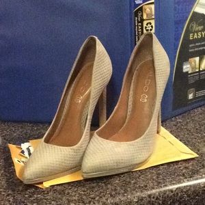 Aldo Kristina Gray Shoe Size 7 1/2